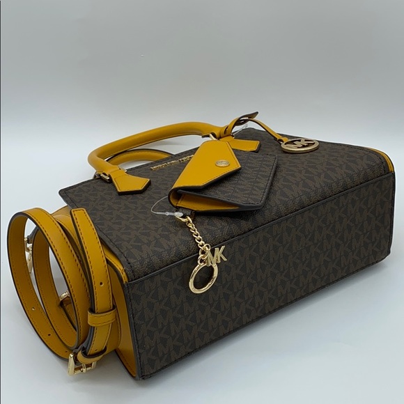 Michael Kors Hope MD Messenger & Kala Card Case - Picture 8 of 16